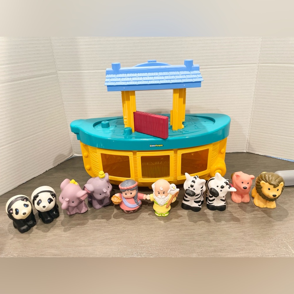 Fisher Price Little People Noah’s Ark with Animals